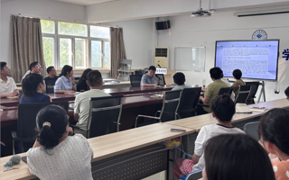 我院教师吕备为青年教师作学术报告
